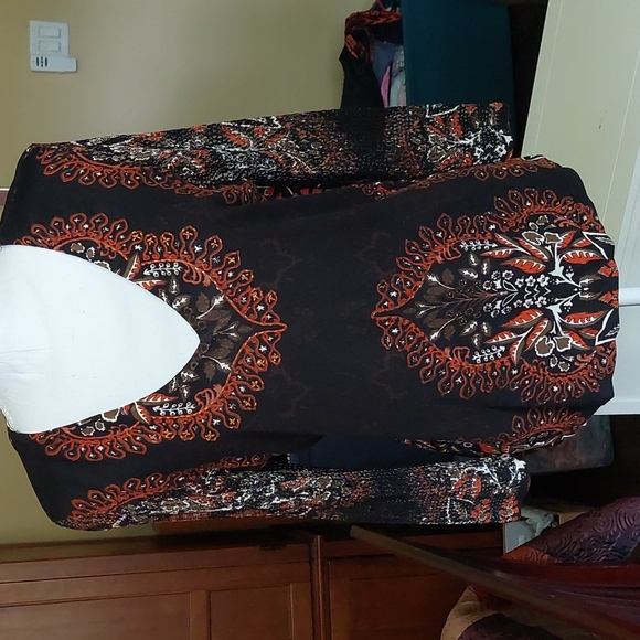 Nygard collection top size large  length from shoulder to bottom is 25, - Picture 2 of 9